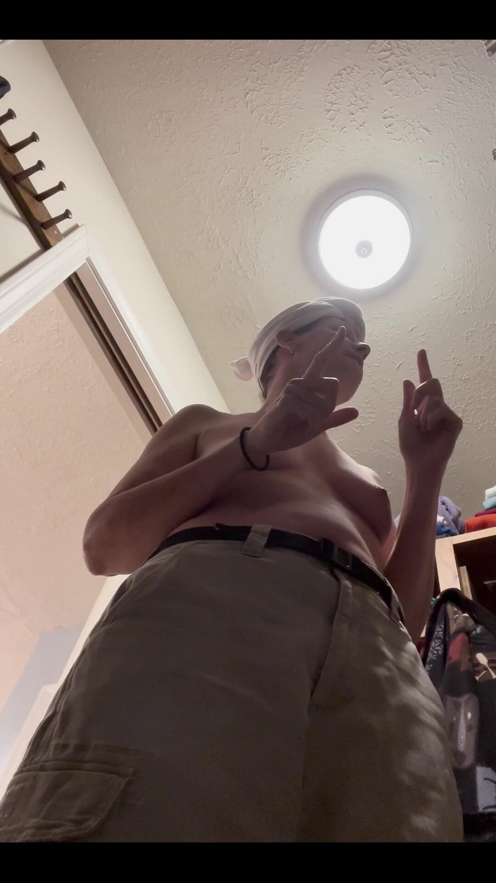 bethmckenna: Šťastný pátek kluci !!