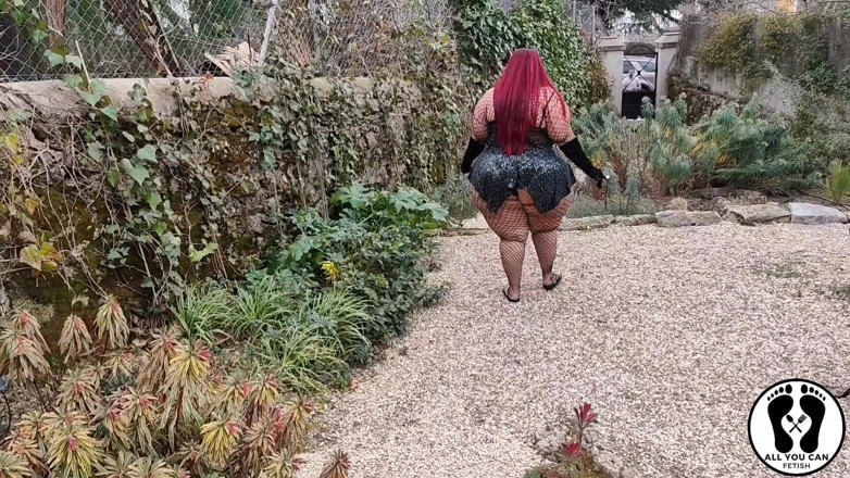 All You Can Fetish: Grandota probándose lencería termina en un increíble trío