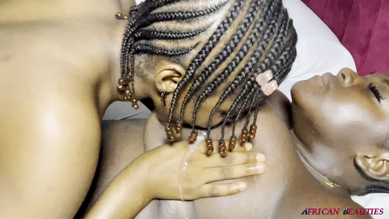African Beauties: Voglio mangiarti, leccarti il culo e assaggiare la tua piscia...