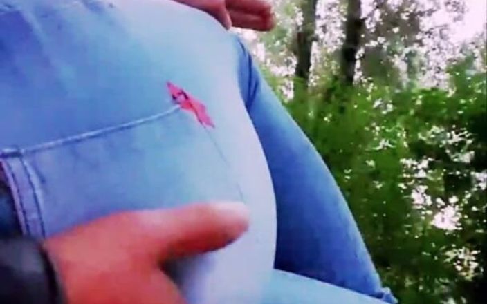 Slutboyben: Exhibitionistische pornoster buitenshuis