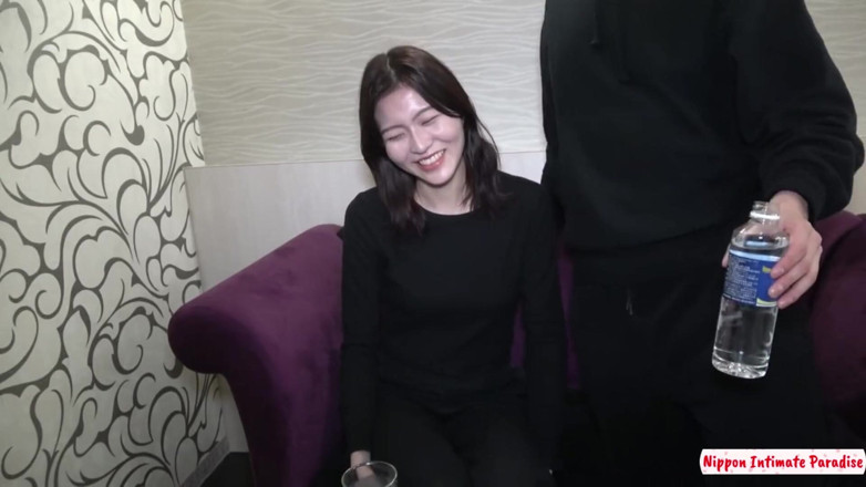 Studio Modern Shunga - JAV: Dedah muka cantik sepenuhnya dalam pandangan mainan besar meninggalkan nafsunya...