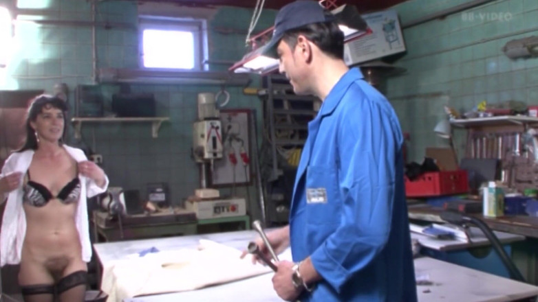 Emma Gold: Scopo mia moglie nel laboratorio