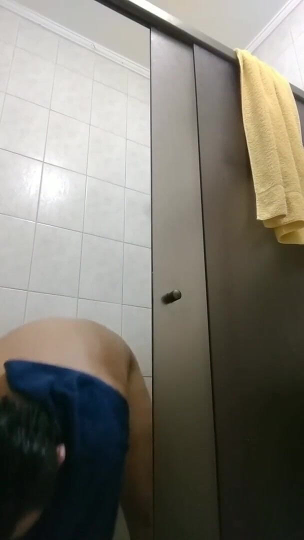 Xanvaskas: View in the bathroom, taking a shower