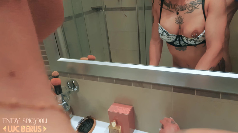 Luc Berus: Endy Spicydoll: BTS koupelna rychlovka creampie! Francouzská kráska