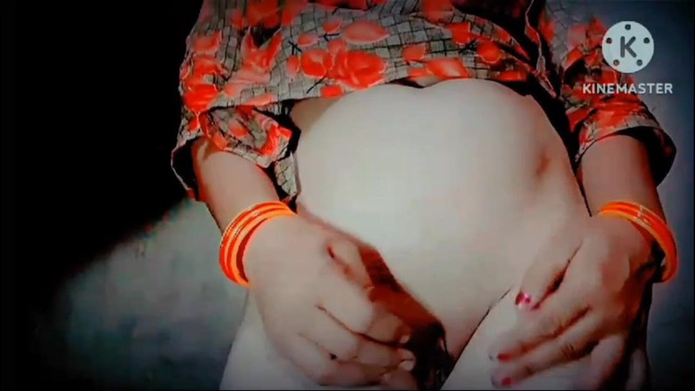 TricolorMusic3: Милая киска Pinky в огне страсти, ей нужен сильный член, который должен пойти в киску