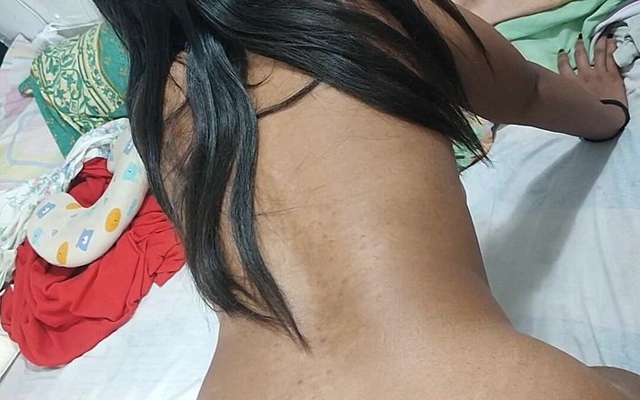 Brunnete Sofi: 私は継娘の体が大好きで、彼女は私がどんなに大きなチンポを持っているのか知らなかった、そして彼女は喜びで叫びます