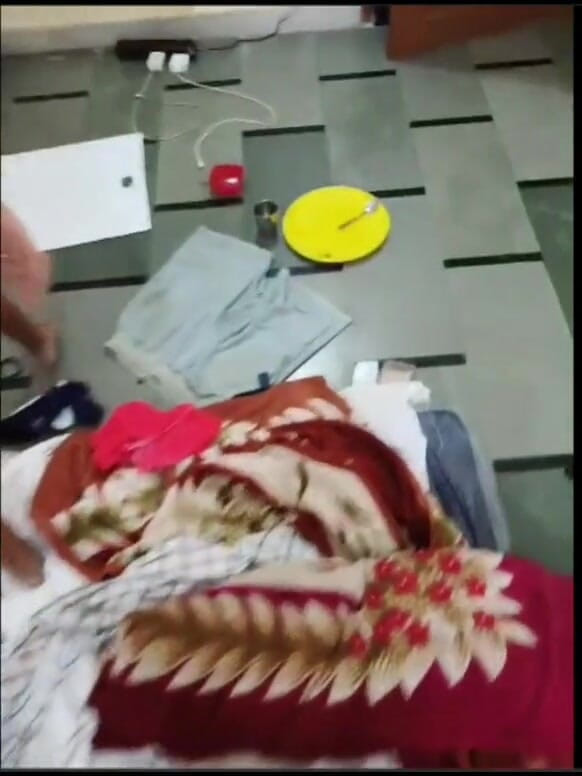Annumastani: Soția indiană desi sexy plătește debit de doggy Style