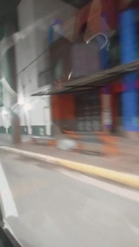 我在露西拉·德尔·马尔的街头自慰