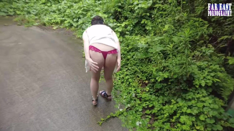 Far East pornography: Plimbare cu în aer liber pentru prima dată în aer liber, care...