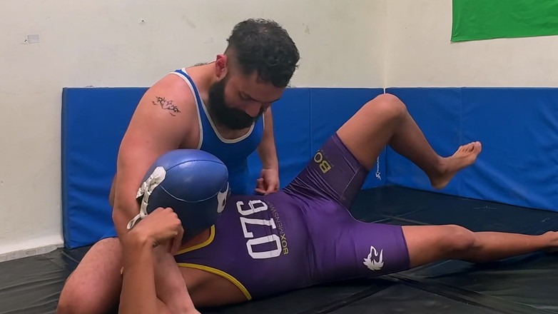 Robgrappler: Tempesta di sottomissione ad angolo ravvicinato