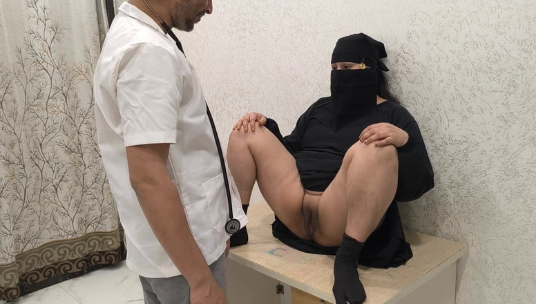 Desi chudai hub: Muslimské ženy přicházejí na kliniku na kontrolu, doktor šuká její kundičku