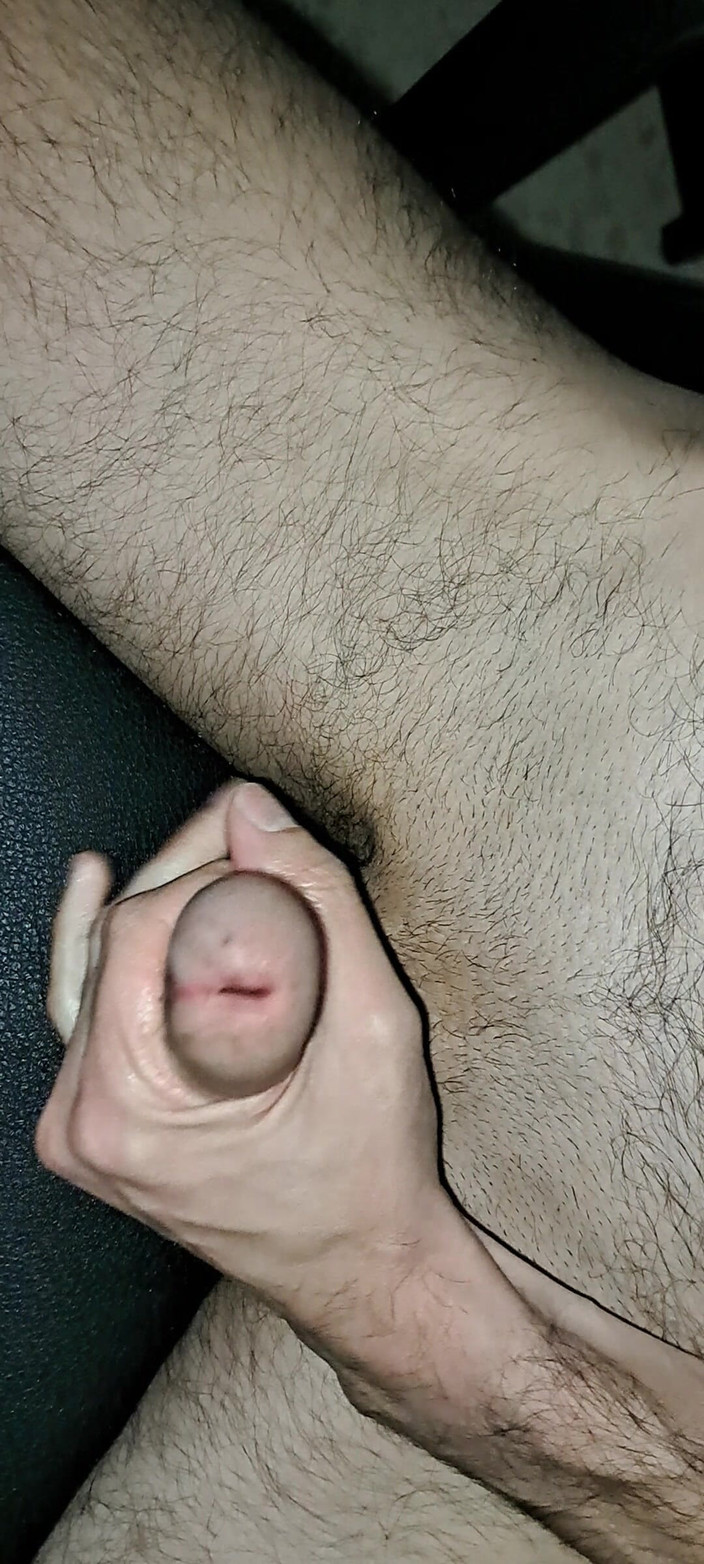 Whisky33: Mi masturbo guardando porno.