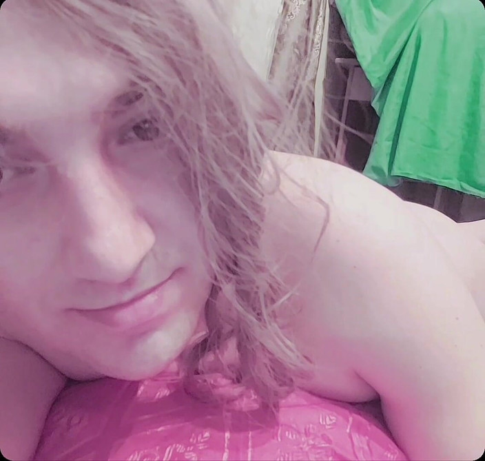 Kitty_Cross: Hands-free Cumshot Runway Ready: Krok ve stylu