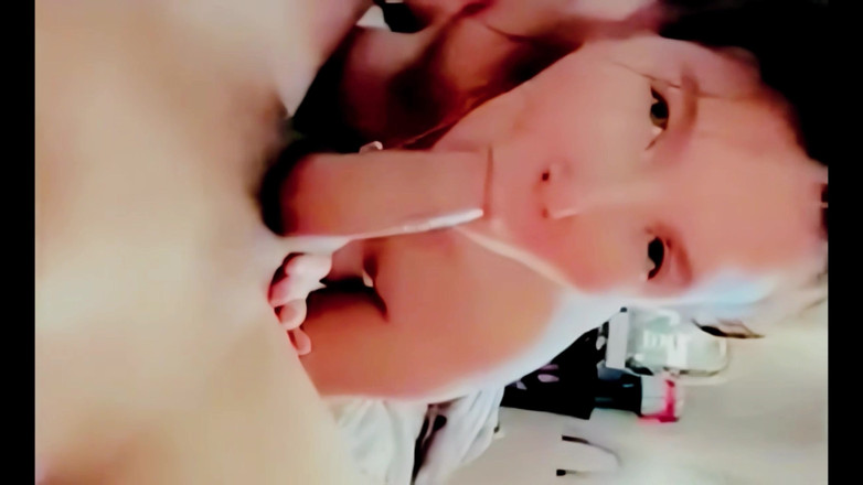 Gonna make you squirt: 55m fotoğrafçımın büyük yarağını emdim hepsini boğazıma alıyor ve mükemmel...