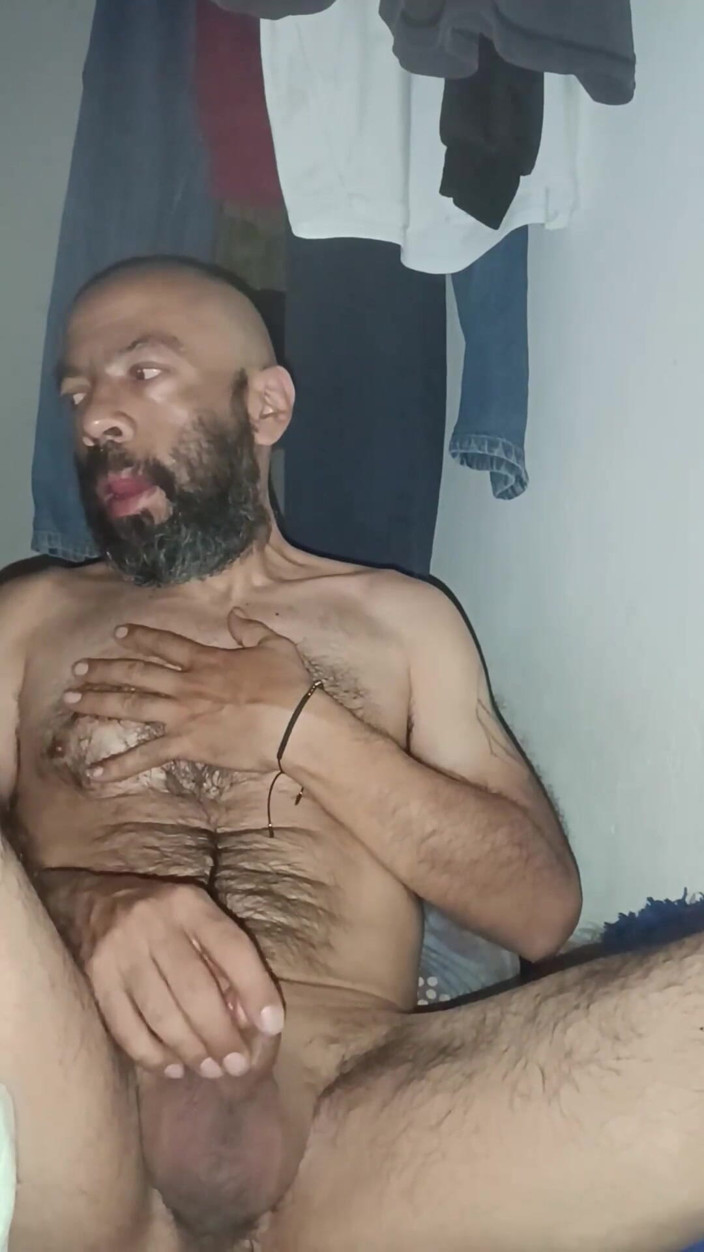 Jhonbahh: Agitated but I Masturbate