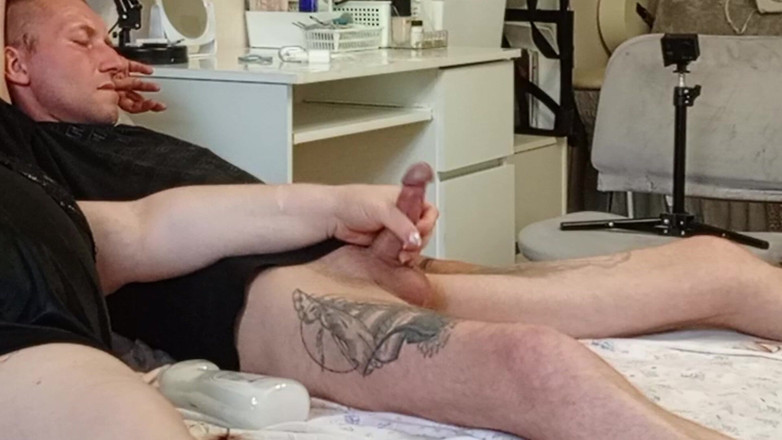 Zona901: 사정하기 전에 내 하드코어 자지를 벗는 새엄마