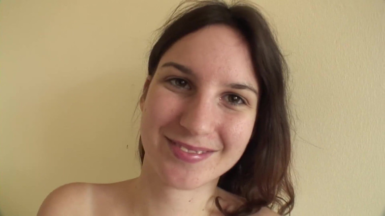 Toy Sluts: Amateur brunette shows her stuff