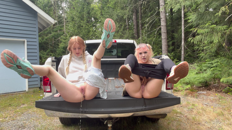 Destination Kat: Peeing with Lilredvelvettt