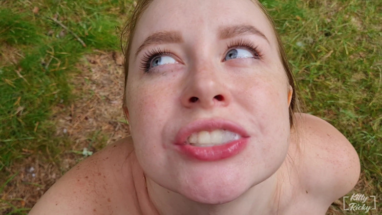 Kelsi69: Outdoor Pissing and Throat Fucking