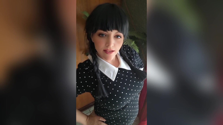 Sapphire Style: Lenara Grimwood se fait humilier la bite et éjaculer sur le...