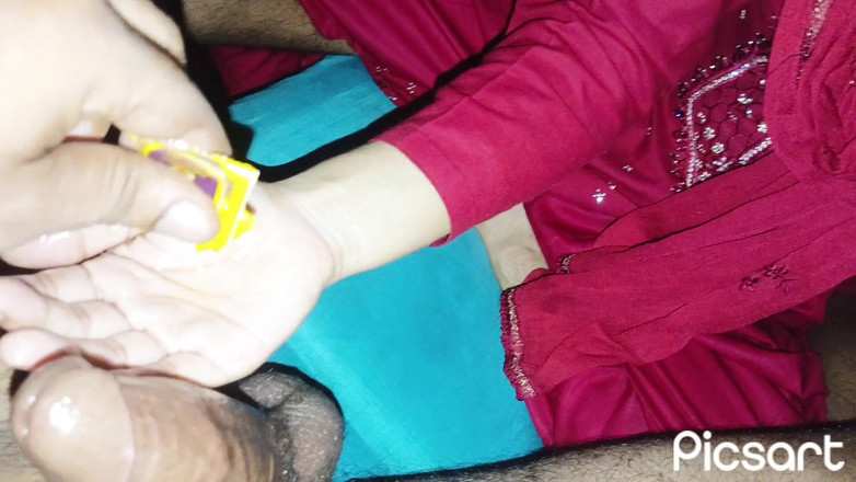 Payal in sex: Aku sangat menikmati handjob.