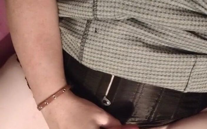 NikkiGee: Mijn clittie wrijven