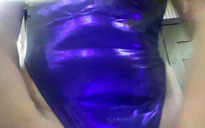 LarisaCum: Mavi lateks catsuit xxx