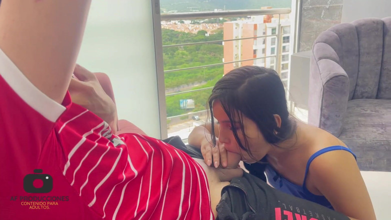 JazminPalvin: Tarde De Peliculas Con Mi Joven Hermanastra Y Terminamos Follando...