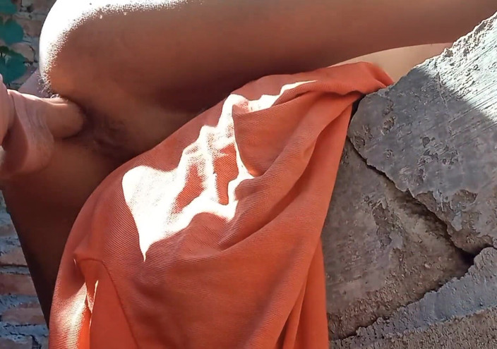 WolfGV: Dildo nel mio culo mentre prendo il sole all'aperto