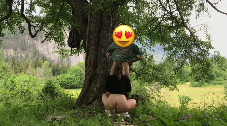 Good_view: 숲속의 관광객과 섹스