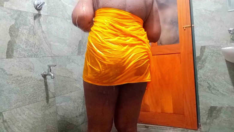 Naughty Jaanu: Indian desi goddess found slave to lick, clean her ass...