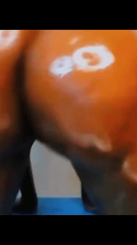 Ssbbw göt deliği göz kırpıyor ve yağlanmış göt yalıyor