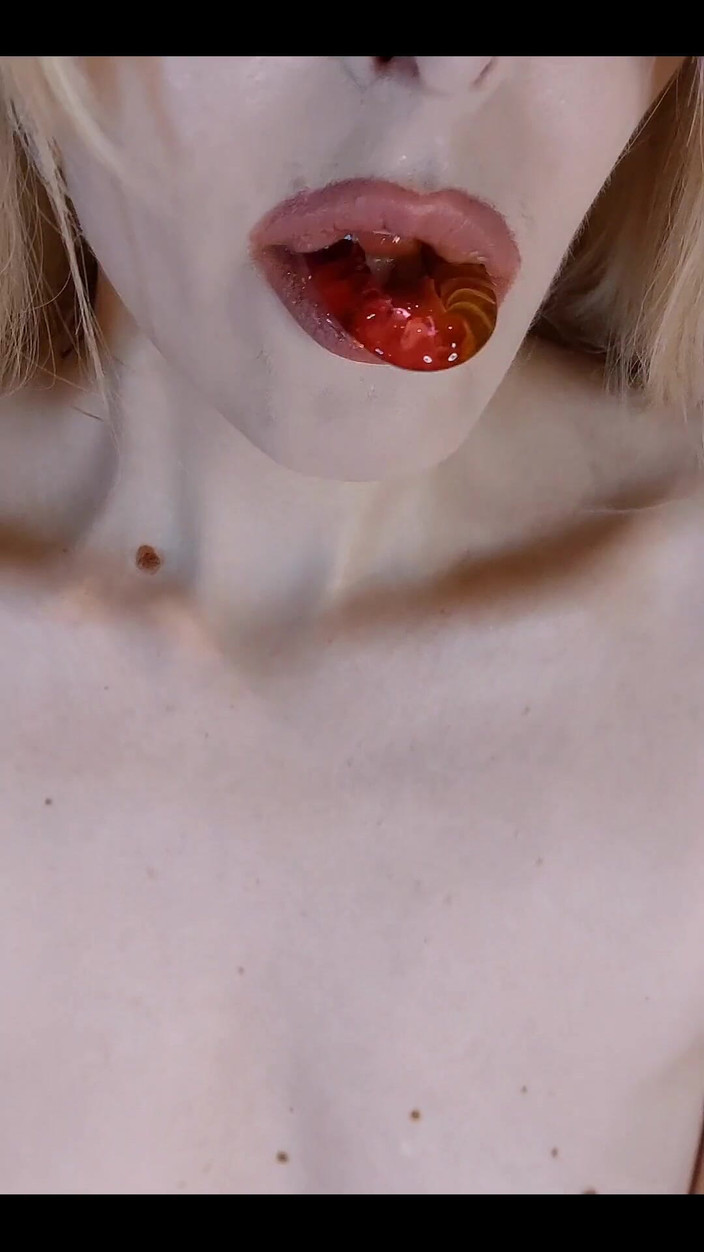 Lilianna20: Orice dinti dulci acolo