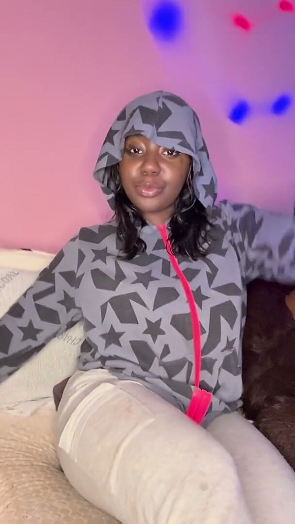 ALLIYAH ALECIA: Baddie on Her Period Cycle Solo Masturbation