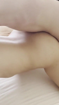 中国人の女の子はロマンチックな朝のセックス、ホットタッチ、キスにいつも興奮しています