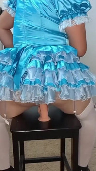弱虫キャンディがディルドを隠そうと!