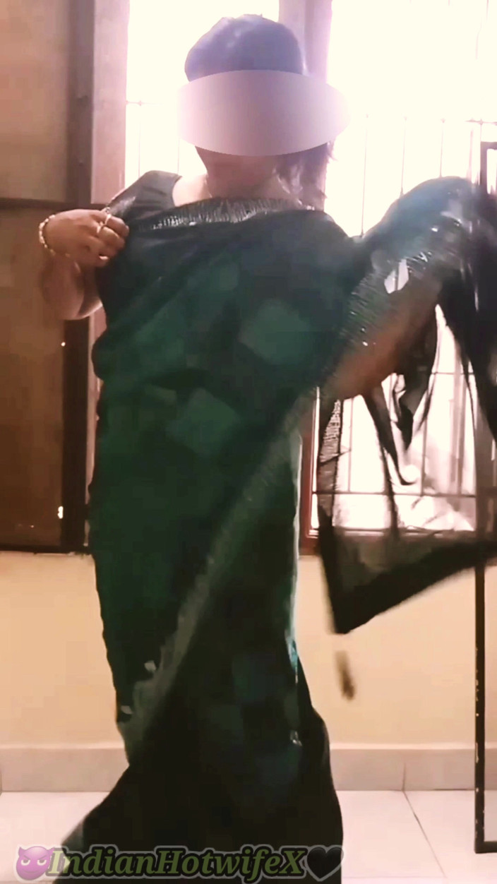 RenuRaj: Lux saree si istri super semok india lagi asik pamer...