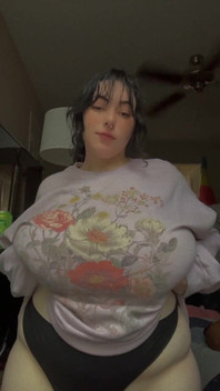 Göğüslerimin sevimli olduğunu mu düşünüyorsun?