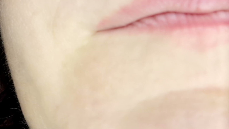 Nicoletta Embassi: Inside My Mouth Chew Chew &amp; Tongue (open Mouth Chew &amp; Tongue POV)