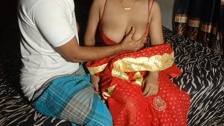 BanglaSexy24: Бенгальская лучшая жена жестко трахается с большими размерами! Трахаю девушку дези трахнула жена ее друга с большим хуем, трахающей ClearHD. Бангладешский театр