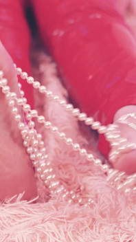 MILF Lateks terhangat sukakan fetish kaki dan permainan nakal! Arya Grander