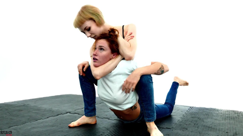 Defeated Sex Fight: Lilith & Meryl - hete roodharige versus sexy blondine houden ervan om...