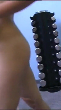 Orgie se dvěma sexy páry v tělocvičně s okamžiky intenzivní chtíče a obscénního potěšení