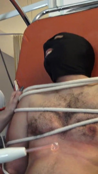 Ro stick, поки я принижую його словесним і плюю йому в рот