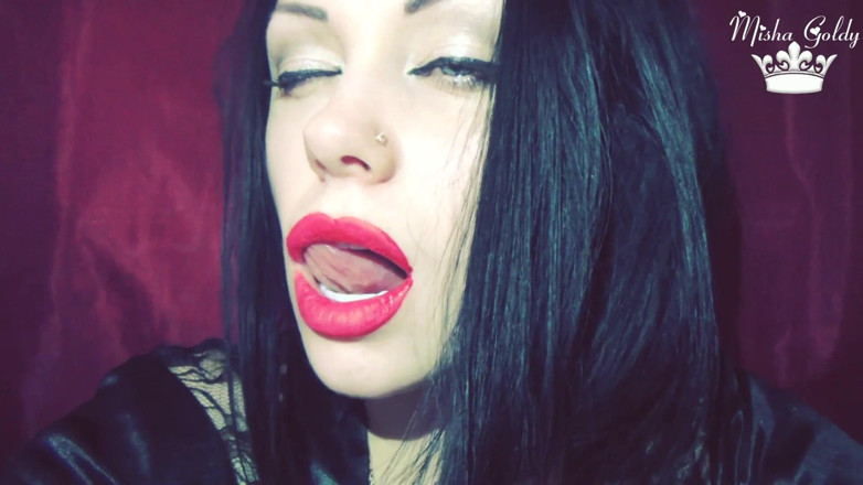 Goddess Misha Goldy: Rose lipstick is your weak spot
