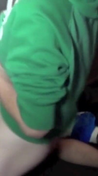 Fabien follada a pelo por 2 chicos de zapatillas dominantes