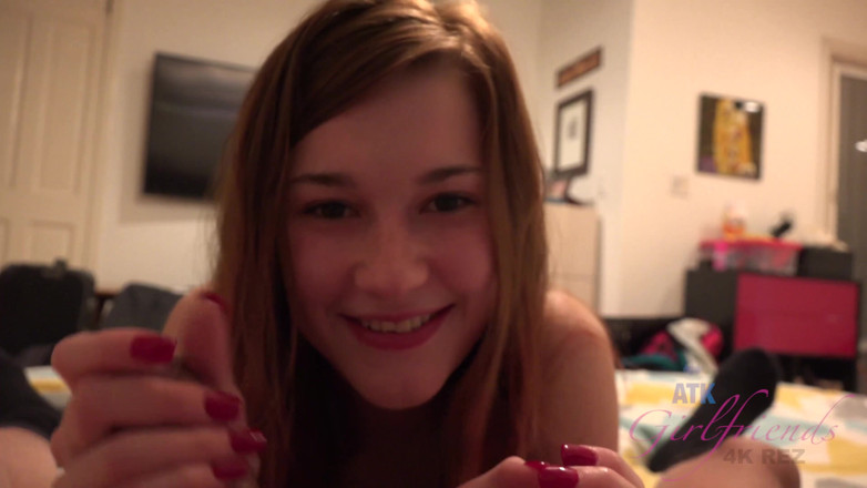 ATK Fans (Girlfriends): Alaina is super opgewonden om seks met je te hebben