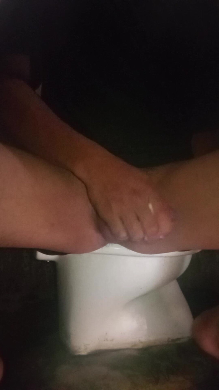 Hornytan: Nachbarin cr masturbieren geil