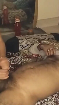 Jebanie wideo hindi audio jebanie krok wujek i ciocia ssanie gra wstępna Gorące cycki Sutek małe cipki