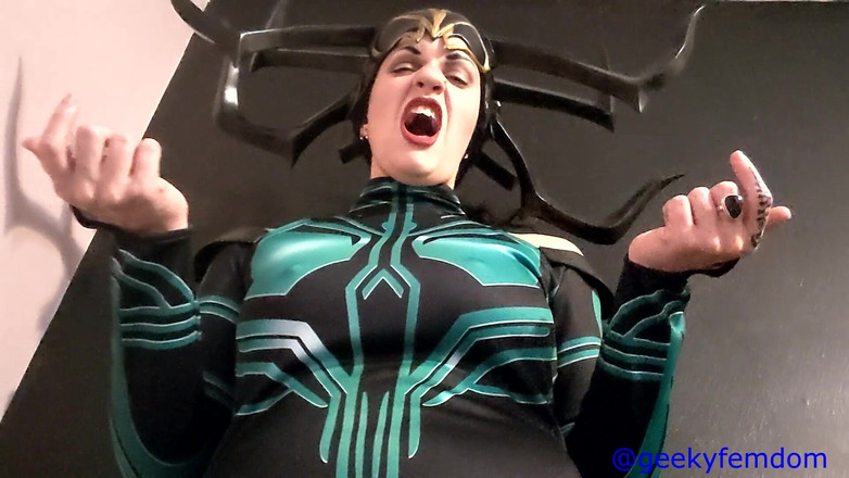 Geeky Femdom: Helas krieg vor weihnachten, jessica starrt ins gesicht